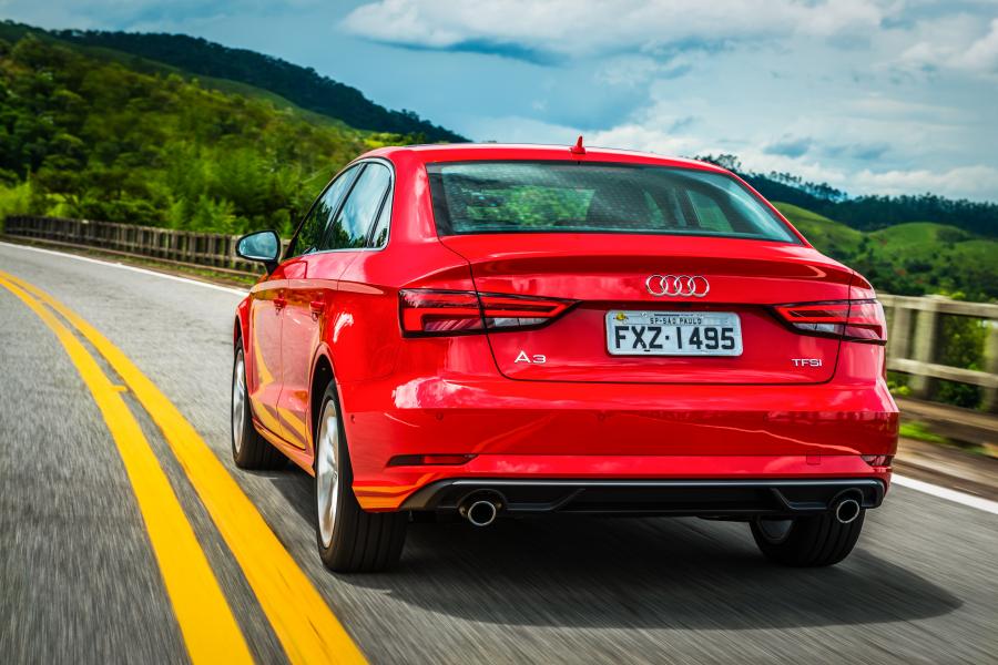  Audi A3 Sedan 2.0 TFSI (8V) 2017 года  (LA) (фото 2 из 9)